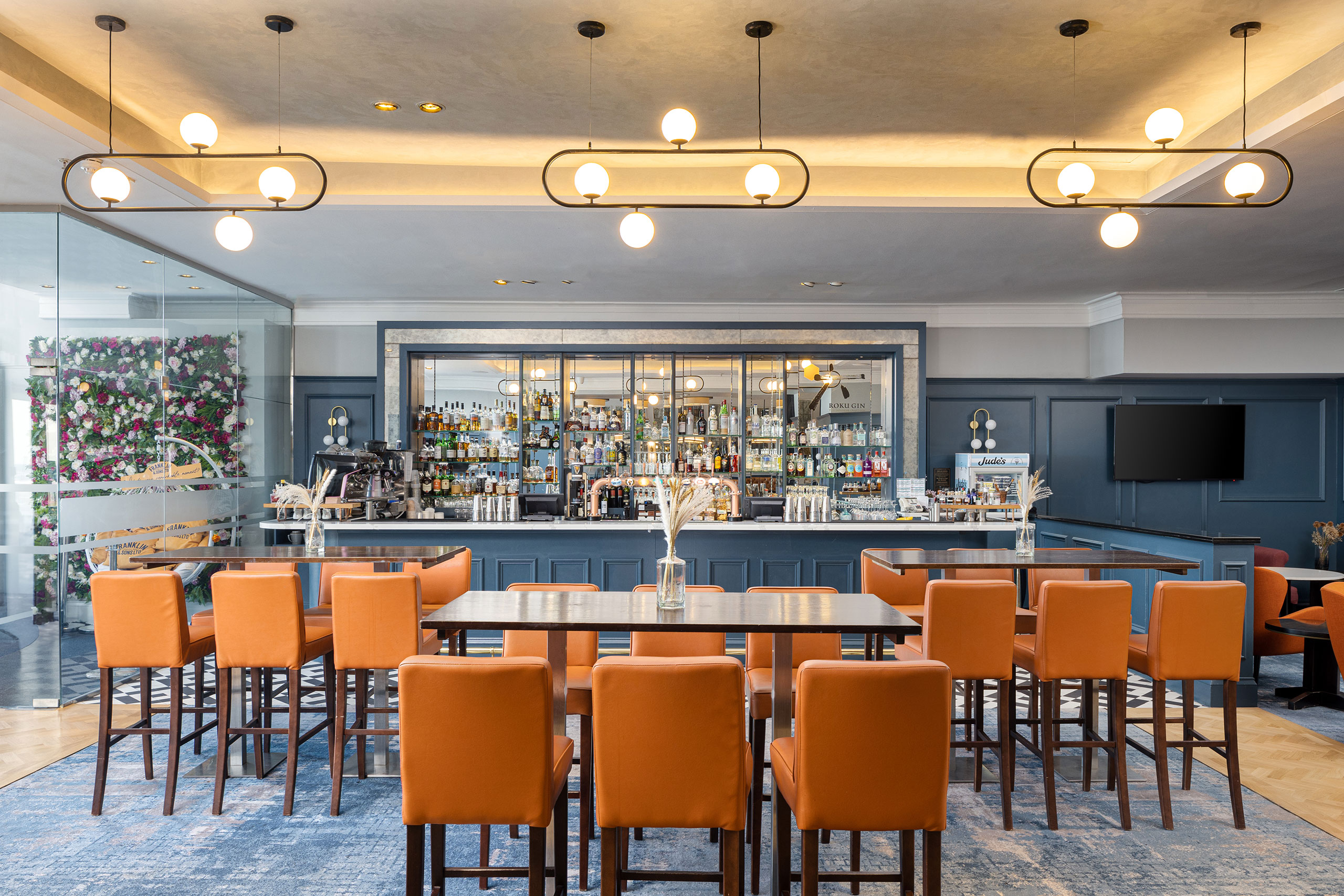 Metropole Bar Restaurants Bars DoubleTree By Hilton Brighton Metropole Bar Restaurants Bars DoubleTree By Hilton Brighton